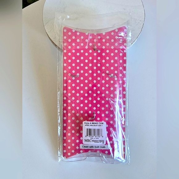 ⭐️ T, Silver Toned Oval Link Toggle Clasp Bracelet, Letter "T" Charm, Bracelet - Picture 4 of 7